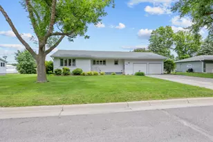 226 Ash Ave, Bird Island, MN 55310 - Photo 29