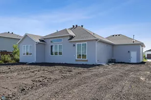 2924 Prairie Farms Cir S, Fargo, ND 58104 - Photo 45