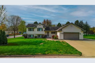 704 W Main Street, Madelia, MN 56062 - Photo 1