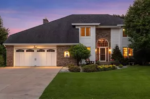 895 Mendakota Ct, Mendota Heights, MN 55120 - Photo 1