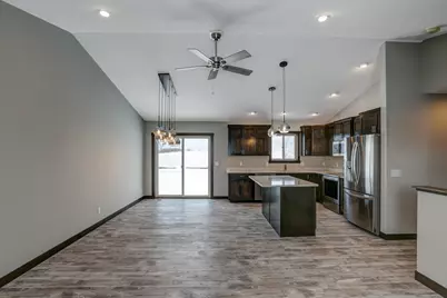 492 Coyote Way, New Richmond, WI 54017 - Photo 5