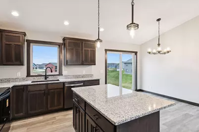 491 Coyote Way, New Richmond, WI 54017 - Photo 5