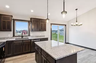 491 Coyote Way, New Richmond, WI 54017 - Photo 5