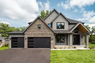 449 Bear Ct, Vadnais Heights, MN 55127 - Photo 1