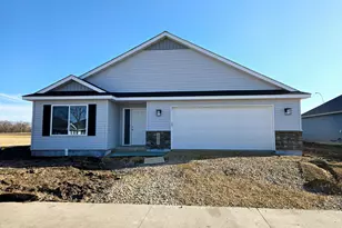 2003 Essler Dr, Saint Peter, MN 56082 - Photo 1