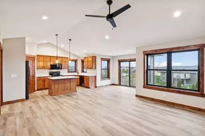 437 Coyote Way, New Richmond, WI 54017 - Photo 9