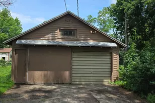 922 White St, Jackson, MN 56143 - Photo 3