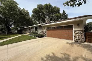 112 Orchard Cir, Montevideo, MN 56265 - Photo 3