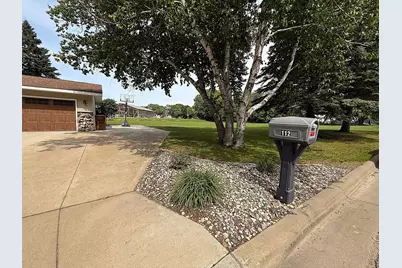 112 Orchard Circle, Montevideo, MN 56265 - Photo 5