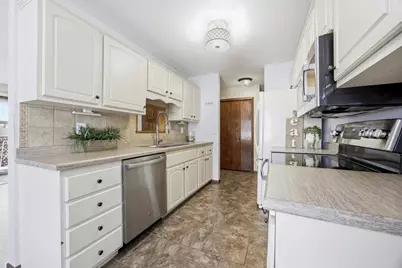 2440 15th Street S #B104, Fargo,  58103 - Photo 7