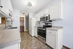 2440 15th St S, Fargo,  58103 - Photo 5