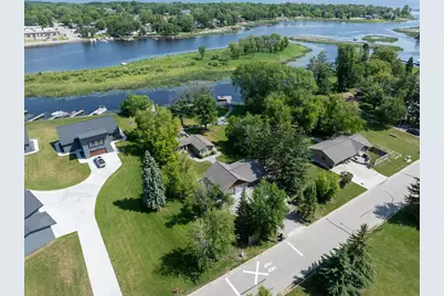 403 Riverview Drive SE, Warroad, MN 56763 - Photo 7