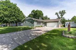 1035 Jefferson Pl, Fergus Falls, MN 56537 - Photo 1