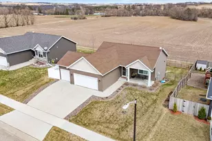 907 7th Ave, Wanamingo, MN 55983 - Photo 1