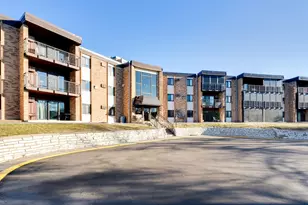 2700 Oxford St N, Roseville, MN 55113 - Photo 1