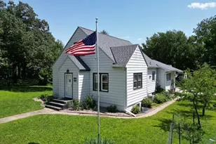 319 N Grove St, Redwood Falls, MN 56283 - Photo 1