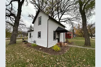 805 Franklin Street SW, Hutchinson, MN 55350 - Photo 1