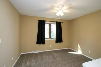 660 Lakewood Drive SW, Hutchinson, MN 55350 - Photo 17