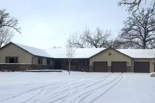 660 Lakewood Dr S W, Hutchinson, MN 55350 - Photo 1