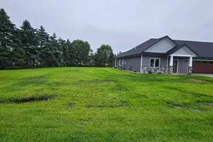 605 W Colfax St, Parkers Prairie, MN 56361 - Photo 5