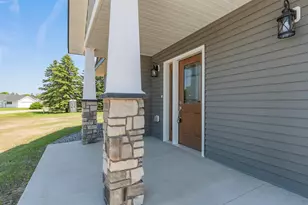 605 W Colfax St, Parkers Prairie, MN 56361 - Photo 9
