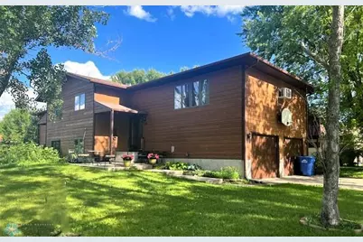 118 36th Avenue N, Fargo, ND 58102 - Photo 1