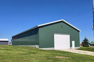 320 3rd Ave NW, Pipestone, MN 56164 - Photo 1