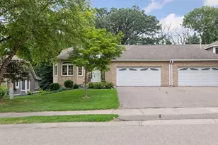 4109 Thornhill Ln, Vadnais Heights, MN 55127 - Photo 1