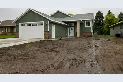 2216 Lake Avenue, New Ulm, MN 56073 - Photo 1