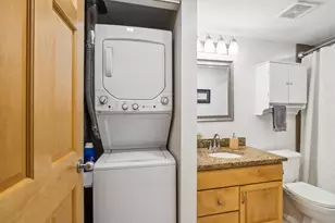 78 10th St E, Saint Paul, MN 55101 - Photo 23