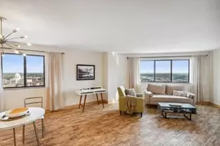 78 10th St E, Saint Paul, MN 55101 - Photo 1