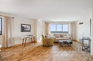 78 10th St E, Saint Paul, MN 55101 - Photo 9