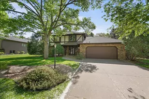 1317 Waterford Rd, Woodbury, MN 55125 - Photo 1