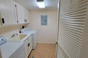 8430 Pennsylvania Rd, Bloomington, MN 55438 - Photo 9