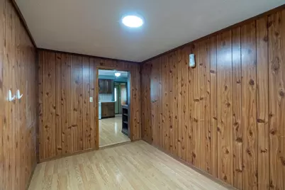 421 S Moore Street, Blue Earth, MN 56013 - Photo 9