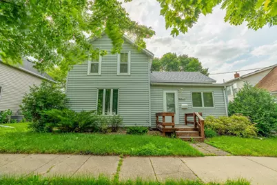 421 S Moore Street, Blue Earth, MN 56013 - Photo 1