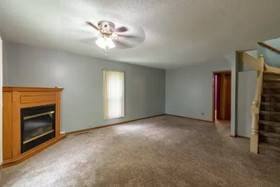 421 S Moore Street, Blue Earth, MN 56013 - Photo 11