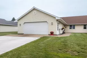 1322 N 7th St, Lake City, MN 55041 - Photo 1