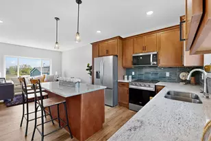 239 Stonelake Dr SE, Rochester, MN 55904 - Photo 5