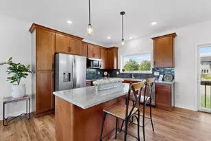 239 Stonelake Dr SE, Rochester, MN 55904 - Photo 3