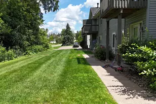 1580 Helmo Ave N, Oakdale, MN 55128 - Photo 1