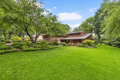 576 Montcalm Place, Saint Paul, MN 55116 - Photo 1