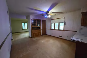 305 W 3rd St, Winthrop, MN 55396 - Photo 13