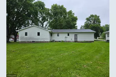 305 W 3rd Street, Winthrop, MN 55396 - Photo 5