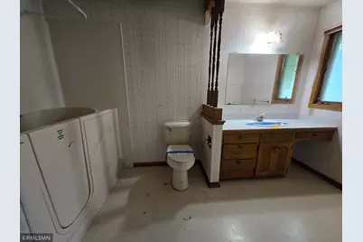 305 W 3rd Street, Winthrop, MN 55396 - Photo 17