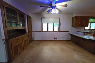 305 W 3rd St, Winthrop, MN 55396 - Photo 11