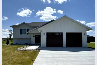 516 Washington Street SE, Warroad, MN 56763 - Photo 1