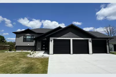 515 Lincoln Street SE, Warroad, MN 56763 - Photo 1