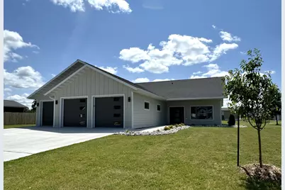 602 Lincoln Street SE, Warroad, MN 56763 - Photo 1