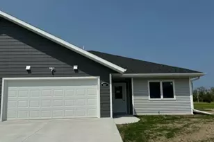 607 McKinley St SE, Warroad, MN 56763 - Photo 1